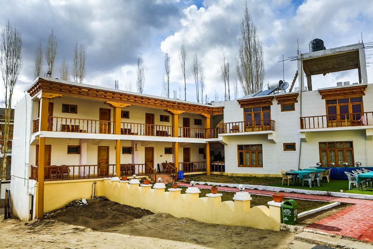 Oyo 37004 City Heart Guest House Leh Extérieur photo